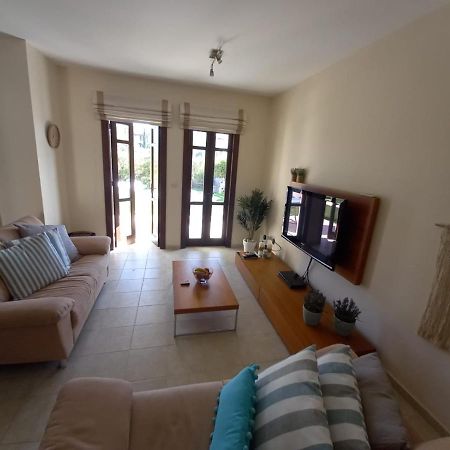 Helios Heights Spirits, Aphrodite Hills Golf Resort Kouklia Bagian luar foto