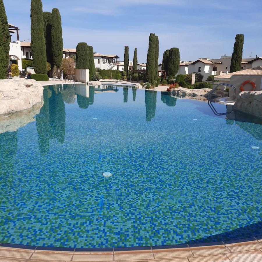 Helios Heights Spirits, Aphrodite Hills Golf Resort Kouklia Bagian luar foto