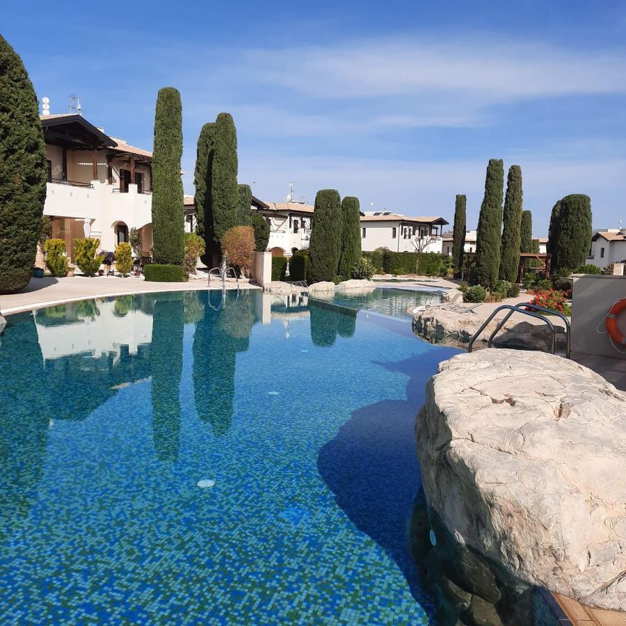 Helios Heights Spirits, Aphrodite Hills Golf Resort Kouklia Bagian luar foto